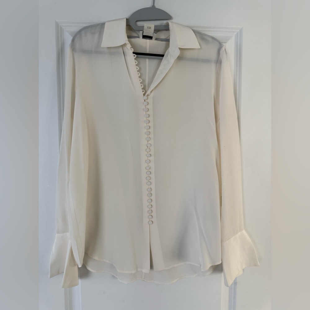 Club Monaco SZ M Silk Blouse with Buttons